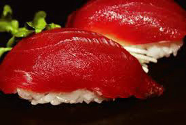 Nếu được làm từ những con cá ngừ đặc biệt, miếng sushi này có thể lên tới 65 USD (khoảng 1,5 triệu đồng). Ảnh: Getty Image