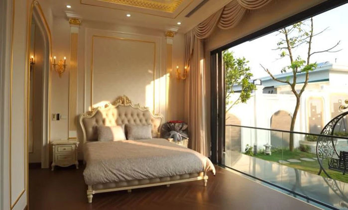 Khu nhà phụ thiết kế kiểu 3 gian dành cho gia đình nhỏ. Phòng ngủ của hai vợ chồng được thiết kế có view đẹp nhìn thẳng ra vườn.