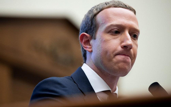 Tỷ phú Mark Zuckerberg nói rằng anh không muốn tốn thời gian cho chuyện lặt vặt đó, cứ phải suy nghĩ xem sáng nay sẽ ăn gì.