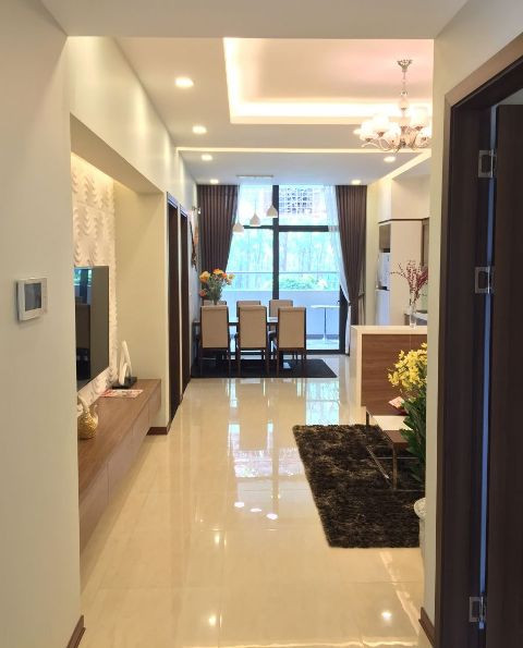 View nhìn từ cửa ra vào tại căn hộ mẫu 99 m2.