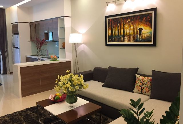 Ảnh thực tế phòng khách căn hộ mẫu 99 m2 của dự án. Dự án chung cư Tràng An Complex được thiết kế mỗi sàn có từ 12-13 căn hộ với các loại diện tích đa dạng từ 76m2 – 152m2 (gồm 2 -4 phòng ngủ) phù hợp với nhu cầu sử dụng đa dạng của các hộ gia đình.