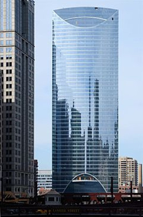 River Point, trước đây được gọi là 200 North Riverside Plaza, là một tòa nhà chọc trời cao 52 tầng (213 mét) ở Chicago (Mỹ).