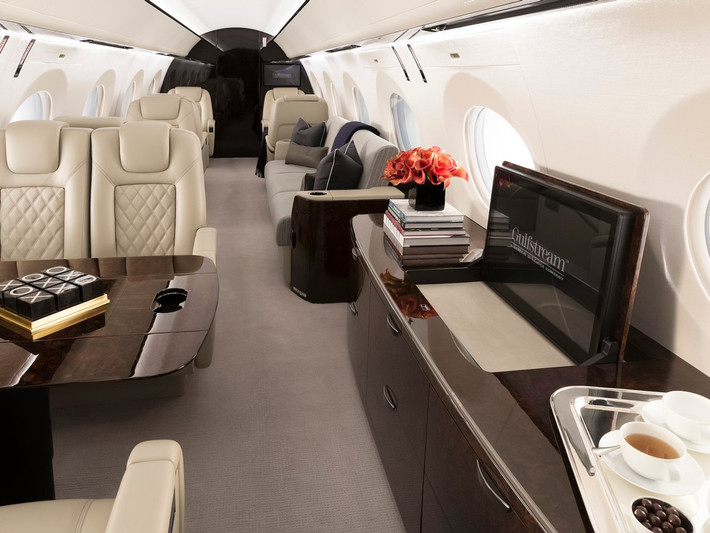 Tuy nhiên, cabin máy bay có chỗ ngồi thoải mái và internet tốc độ cao nhanh gấp 30 lần so với đối thủ hiện tại.