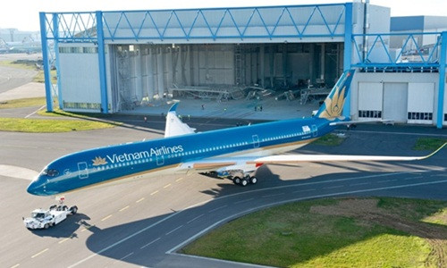 Ngày 10/12, Vietnam Airlines cho biết sẽ đặc biệt bố trí máy bay thân rộng hiện đại Airbus A350-900 đưa các cầu thủ đội tuyển Việt Nam từ Malaysia về Hà Nội ngày 12/12. Ảnh: Lao động.