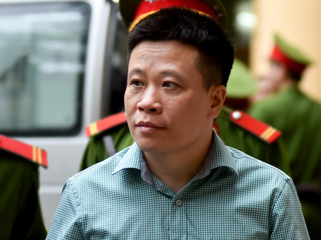 Từng được xem là "ông trùm" trong 2 lĩnh vực ngân hàng và bất động sản, ông Hà Văn Thắm - nguyên Chủ tịch Ngân hàng TMCP Đại Dương (Oceanbank) đã bị tuyên án chung thân tại bản án sơ thẩm vụ thất thoát hàng nghìn tỷ đồng tại OceanBank. Ảnh: Zing.