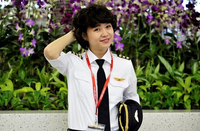 Nguyễn Phương Anh là một trong số ít những nữ phi công của hãng hàng không VietJet. Ảnh: Zing.