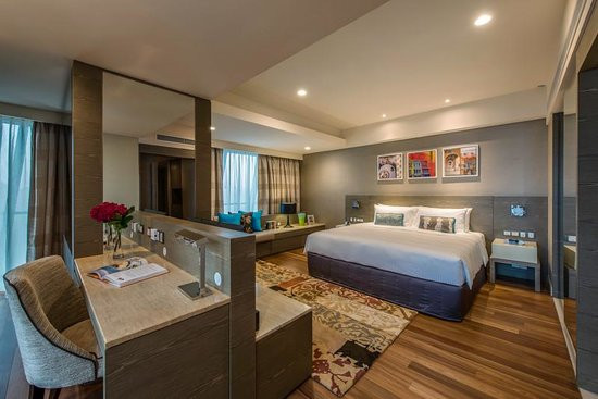 Khách sạn 5 sao này đang được nhiều du khách đánh giá cao bởi trang thiết bị tiện nghi và dịch vụ đẳng cấp.