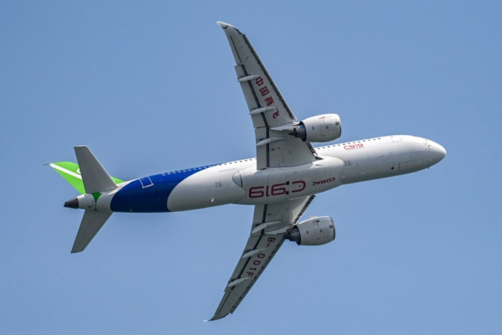 Chiếc C919 đầu tiên trên thế giới được giao vào tháng 12/2022. C919 đi vào hoạt động thương mại vào tháng 5/2023. Ảnh: New Straits Times