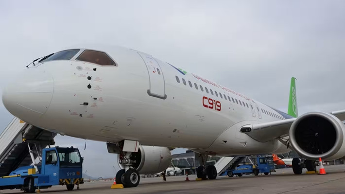 Trước tình trạng thiếu hụt máy bay trầm trọng, Vietnam Airlines đang xem xét dòng máy bay gồm Boeing, Airbus, Embraer, C919..., trong đó C919 là loại máy bay do Trung Quốc nghiên cứu và sản xuất. Ảnh: Nikkei