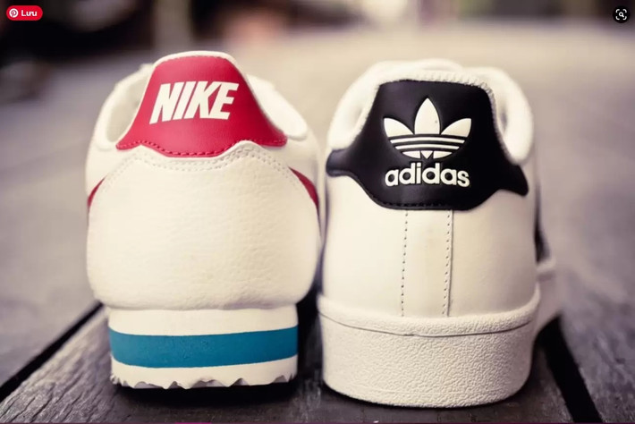 Trong làng giày thể thao Adidas và Nike là hai đối thủ "không đội trời chung".