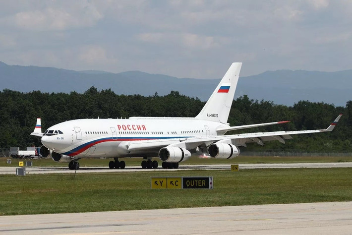 Điều này khiến chuyên cơ chở Tổng thống Nga Vladimir Putin có biệt danh là “Điện Kremlin trên không”. Ảnh: Điện Kremlin