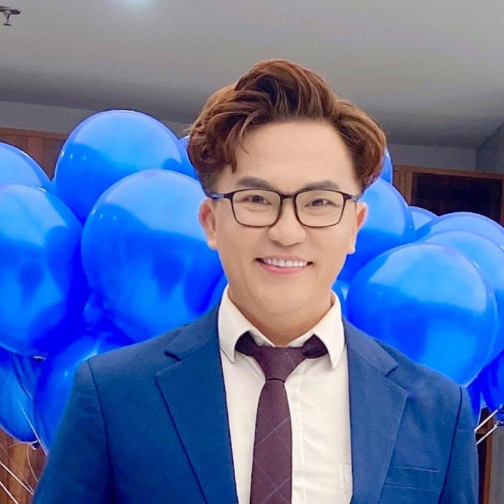 MC Đại Nghĩa từng được Trường Giang gọi là "MC giàu nhất Việt Nam. Tuy nhiên, nam MC từng lên tiếng phủ nhận. Anh cho biết, đó chỉ là câu nói vui của Trường Giang chọc Nghĩa trong một buổi họp báo.