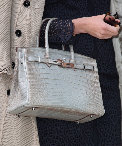 Kể từ khi ra mắt vào năm 1984, Hermès Birkin đến nay vẫn giữ vững vị thế hàng đầu trong thế giới túi xách với mức giá lên tới hàng tỷ đồng. Ảnh: Dujour