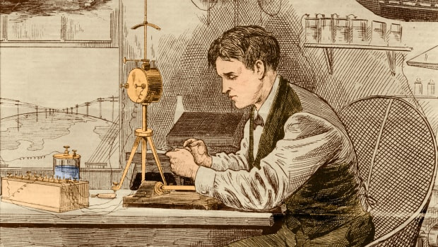Trong khi phát minh ra máy điện báo của Samuel Morse có từ những năm 1830 còn nhiều hạn chế, giữa năm 1870 và 1874 Edison đã phát triển một hệ thống vượt trội hơn rất nhiều.
