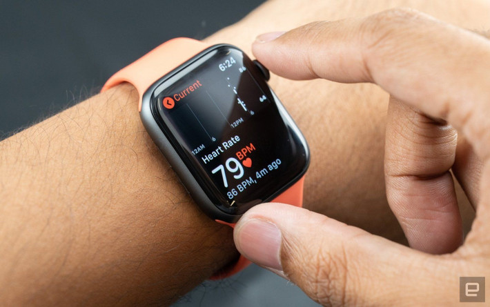 Quay trở lại với Apple Watch Series 6, đầu tháng 8 vừa qua tờ Digitimes xác nhận Apple vừa đạt được thỏa thuận gia công với đối tác ASE Technology, đơn vị này đã chuẩn bị dây chuyền sản xuất đồng hồ thông minh thế hệ mới.