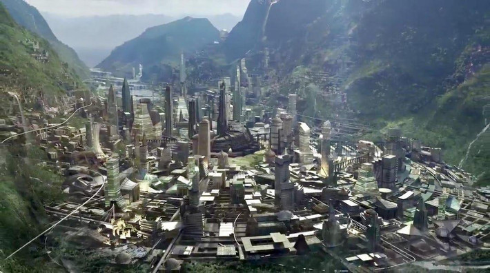 Black Panther lấy bối cảnh viễn tưởng ở Wakanda, một quốc gia tưởng chừng nghèo đói ở Châu Phi nhưng đằng sau đó là cả một thành phố phát triển hơn bất kỳ nơi nào trên thế giới nhờ vào Vibranium, kim loại cứng nhất Trái Đất.