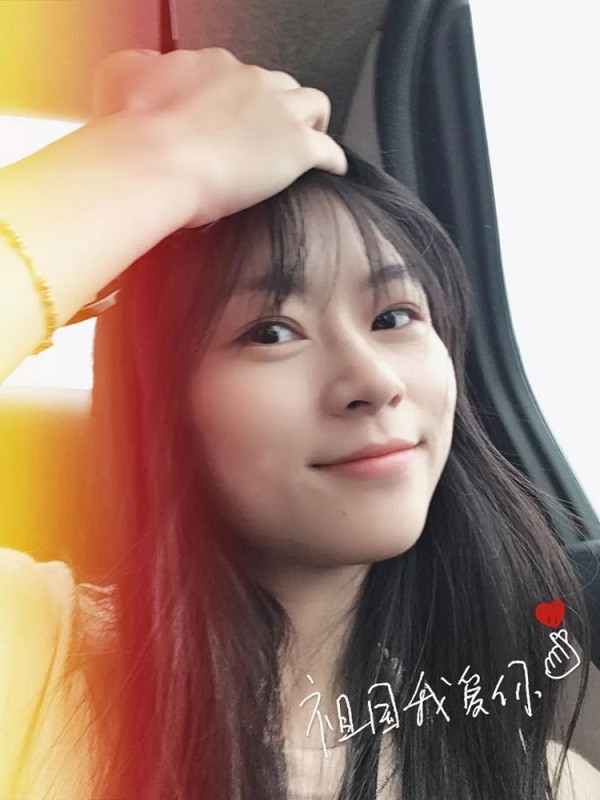 Điều khiến nhiều người thích thú hơn cả là nhan sắc xinh đẹp nhẹ nhàng của cô gái này. Định hướng nghiên cứu hiện tại của Yao Ting tại Huawei là tiếp tục công việc nghiên cứu tiến sĩ, tối ưu hóa hiệu quả truy cập của hệ thống lưu trữ giá trị khóa và sử dụng các thiết bị lưu trữ trên nền tảng đám mây của Huawei.