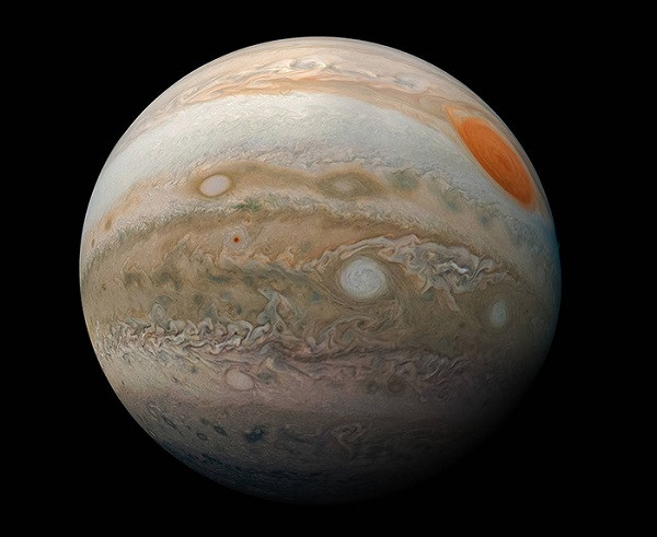 Mới đây. NASA đã tiết lộ loạt hình ảnh đặc biệt nhất, cho thấy diện mạo đẹp tuyệt mỹ nhưng không kém phần bí ẩn của sao Mộc. Nhìn toàn cảnh, hành tinh này trông như một viên đá cẩm thạch rực rỡ.
