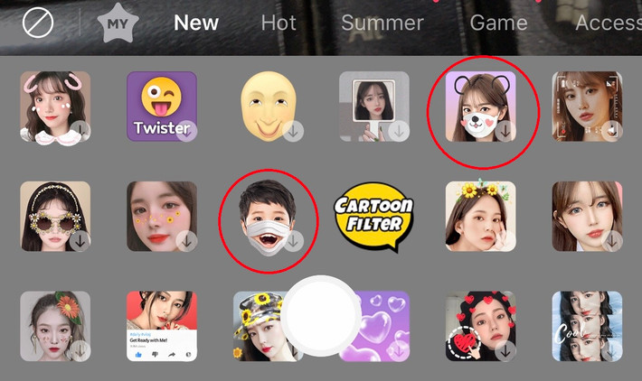 Ngoài ra, B612 cũng tạo rất nhiều stickers đeo khẩu trang hay ho khác cho người dùng trải nghiệm.