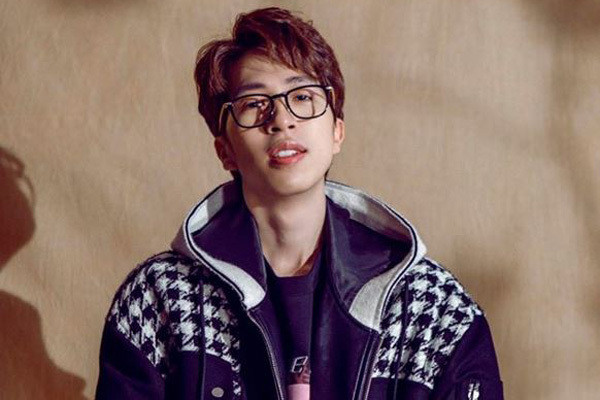 Nhắc đến những streamer có tình trường ồn ào nhất nhì làng streamer Việt không thể không nhắc đến ViruSs. Trước khi quen Ngân Sát Thủ, ''tứ hoàng streamer'' này từng có chuyện tình đẹp như mơ với hotgirl Linh Boo.