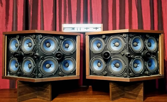 Nhờ đó, Bose 901 có chất âm ấn tượng hơn hẳn những cặp loa cùng thế hệ.