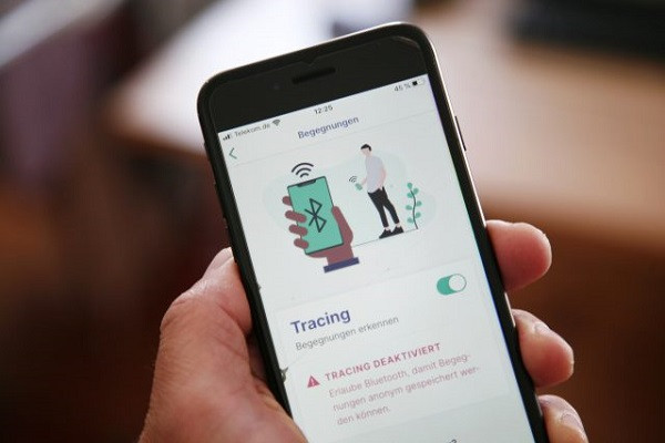 Corona-Wahr-App hay còn gọi là ứng dụng cảnh báo Corona có thể dùng trên điện thoại hoặc các thiết bị thông minh, là sản phẩm ứng dụng sử dụng công nghệ vô tuyến sóng ngắn Bluetooth.
