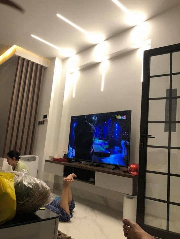 Trong lúc nhà đang xây, cặp đôi cũng tích cực nhờ cư dân mạng tư vấn ý tưởng thiết kế cũng như nội thất cho ngôi nhà. Ảnh: FBNV.