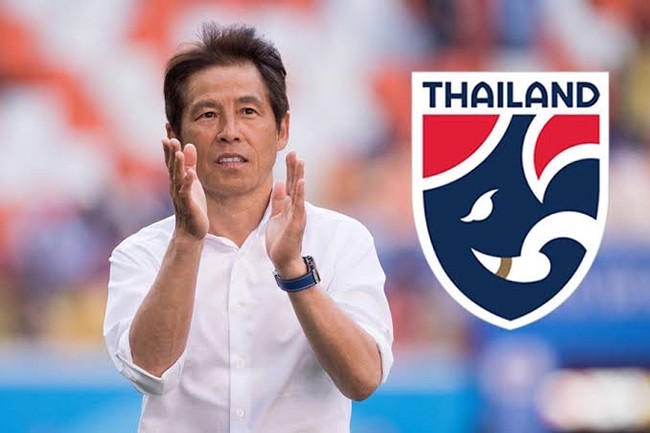 Trong khi đó, HLV của tuyển Thái Lan là ông Akira Nishino nhận lương khoảng 81.000 USD/tháng (tương đương 1,88 tỷ/tháng), theo Siam Sport. Ảnh: Siam Sport