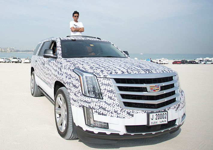 Anh chàng 17 tuổi này là con trai của ông trùm ngành xây dựng Dubai với giá trị tài sản ròng khoảng 2,3 tỷ USD.