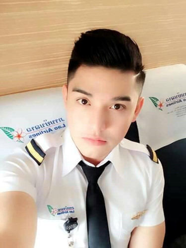Không chỉ nói thành thạo 2 thứ tiếng là Việt Nam và Lào, Bin Nguyễn còn nói được tiếng Trung Quốc, Pháp và Thái Lan. Ảnh: Pose.