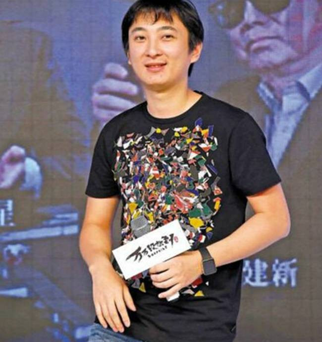 Tòa án Thượng Hải áp đặt giới hạn do Wang không tuân thủ phán quyết của tòa về việc trả 3,6 triệu nhân dân tệ (~11,3 tỷ đồng) cho Cao Yue - một người chơi thể thao điện tử eSport và từng làm việc ở Shanghai Panda Entertainment.