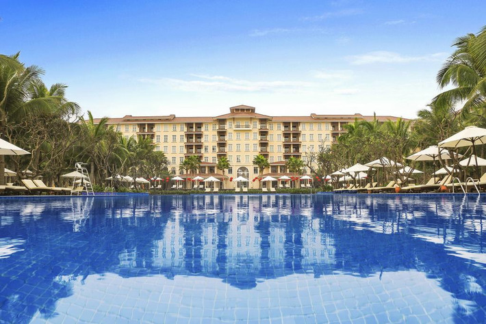 Các resort ở Ngũ Hành Sơn (Đà Nẵng) được nhiều du khách lựa chọn cảnh sắc thiên nhiên tuyệt đẹp, thiết kế độc đáo cùng tiện ích hiện đại. Trong đó, phải kể đến Vinpearl Da Nang Resort & Villas (Phường Hoà Hải, Ngũ Hành Sơn, Đà Nẵng). Ảnh: Dulich24.