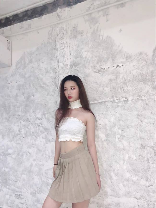 Sự nổi tiếng đến quá nhanh nên AMEE càng phải duy trì sắc vóc để đảm bảo với hình ảnh xinh tươi, tràn đầy năng lượng như những gì cô đang theo đuổi.