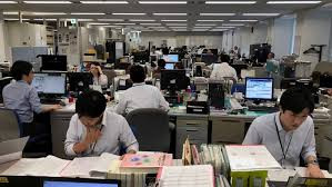 Người Nhật cho rằng tiết kiệm thời gian là cách tiết kiệm tiền hiệu quả. Vì vậy, họ luôn nghiêm túc khi làm việc để tạo ra năng suất cao nhất.