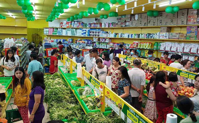 Bách Hóa Xanh được đưa vào thử nghiệm cuối năm 2015, là chuỗi cửa hàng chuyên bán lẻ thực phẩm tươi sống (thịt cá, rau củ, trái cây…) và nhu yếu phẩm với hơn 480 siêu thị tại TPHCM và các tỉnh Nam Bộ. Ảnh: Bachhoaxanh.