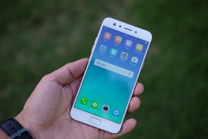 Giao diện máy vẫn được thiết kế đơn giản đặc trưng của Oppo.