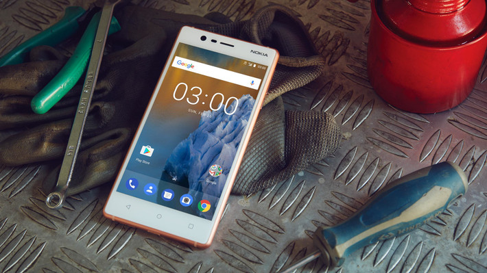 Theo thông tin từ hệ thống bán lẻ, Nokia 3 có thể được bán ra trong tháng 5 này. Mức giá chưa được công bố nhưng dự đoán sẽ không cao hơn giá công bố trước đó tại sự kiện MWC 2017 147 USD (khoảng 3,4 triệu đồng). Ảnh: Nokia.