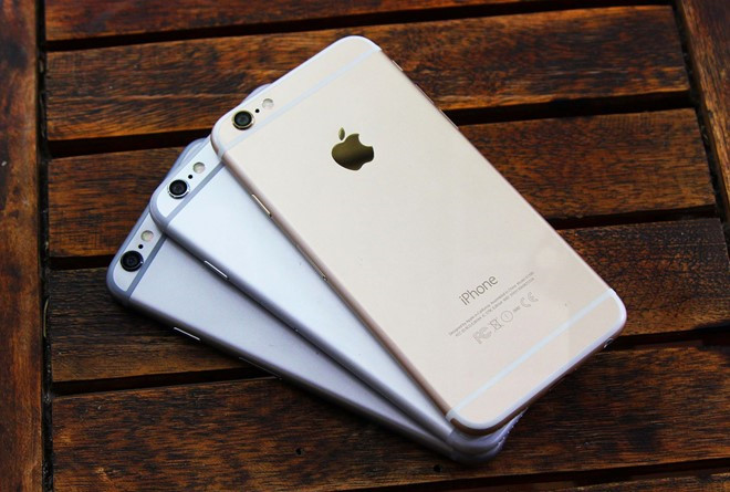 Đây là thời điểm không thể tốt hơn để mua iPhone 6. Một số cửa hàng đang niêm yết iPhone 6 bản 128 GB với giá 6,8 triệu đồng, bằng phân nửa so với hàng chính hãng. Mặc dù là phiên bản quốc tế nhưng đây là những model đã qua sử dụng, được quảng cáo là 99%. Trên thực tế iPhone 6 vẫn được nhiều người chọn mua vì các trải nghiệm về hiệu năng, camera vẫn ở mức tốt. Apple cũng vẫn hỗ trợ đầy đủ các bản cập nhật mới nhất cho model này.
