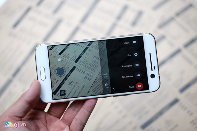 Vào thời điểm mới ra mắt, HTC 10 có giá lên đến 16,9 triệu đồng. Hiện tại một số cửa hàng xách tay đang rao bán ở mức 5,8 triệu. Các đại lý chính hãng đã ngừng kinh doanh HTC 10. Hàng xách tay chủ yếu là hàng đã qua sử dụng. Về thiết kế, máy không có khác biệt nhiều so với bản tiền nhiệm. Chi tiết đáng chú ý nhất trên HTC 10 là các trang bị thông minh như cụm loa kép Hi-Fi Boomsound, máy ảnh dùng công nghệ UltraPixel. Các thông số về cấu hình của máy cũng không thua kém những model đầu bảng hiện nay.