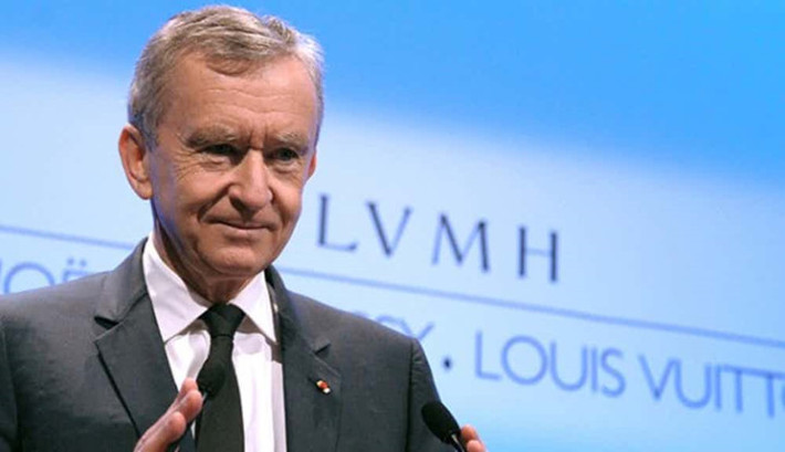 11. Bernard Arnault - 46,1 tỷ USD: Arnault được biết đến như một ông trùm kinh doanh người Pháp, có thể tăng tài sản của mình thông qua các khoản đầu tư khôn ngoan và khuynh hướng thu thập những tác phẩm nghệ thuật đắt tiền.