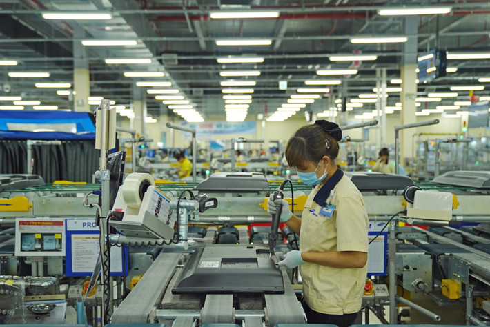 Thành phẩm được kiểm tra ngoại quan và chất lượng ngay lập tức trước khi chuyển qua khu vực đóng gói. Sản phẩm lỗi sẽ được chuyển ra ngoài để thực hiện sửa chữa. Hai nhóm kiểm tra chất lượng sẽ hoạt động độc lập để đảm bảo sản phẩm được kiểm tra kỹ nhất có thể.