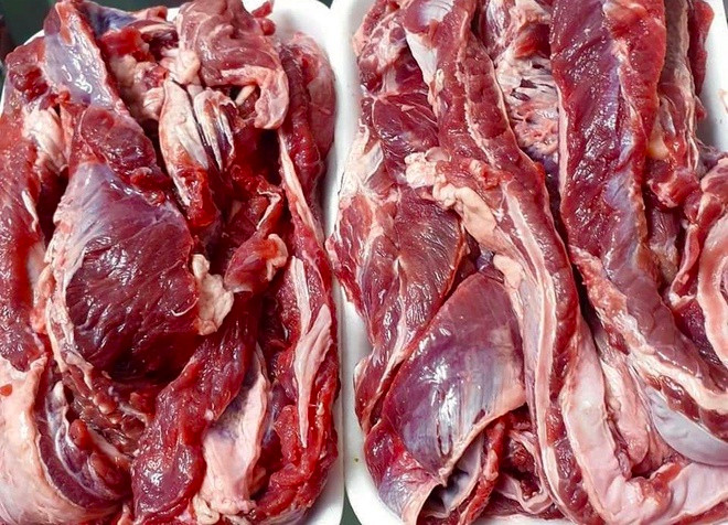 Chị Oanh (Thanh Trì, Hà Nội) cho biết, thấy giới thiệu là thịt bò Úc nhập khẩu, giá lại rẻ nên mua thử xem có ngon hơn hàng nội không.