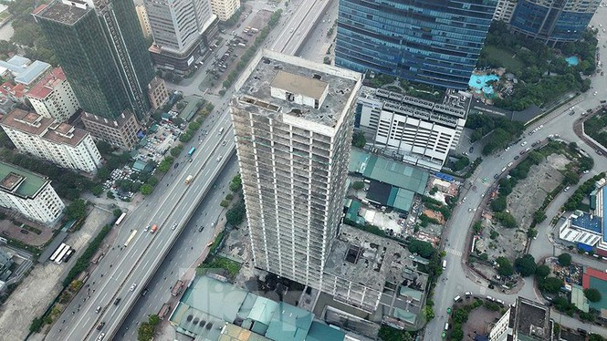 Tháng 6/2019, lãnh đạo Vicem cho biết muốn xin bán lại trụ sở văn phòng trên và cho rằng, đây là một trong những mục tiêu của Vicem trong việc tái cơ cấu theo yêu cầu của Chính phủ. Ảnh: Hoàng Mạnh Thắng.