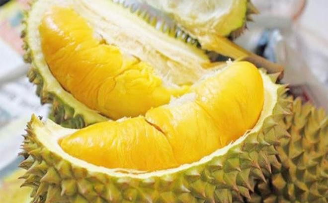 Nhiều người cho rằng, sầu riêng quả càng to thì múi càng ngon song thực tế không phải như vậy. Nên chọn quả có chia thành các múi rõ ràng. Múi sầu riêng lồi lên rõ ràng chứng tỏ bên trong cơm sầu rất nhiều, hạt lép.