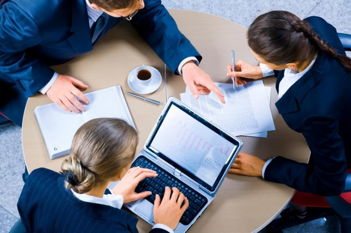 Marketing đang ngày càng phát triển và là lựa chọn của nhiều bạn trẻ khi mức thu nhập từ 15 - 50 triệu đồng/tháng. Tuy nhiên, các nhân viên trong ngành marketing luôn phải học tập không ngừng mới có thể bắt kịp thời đại, đưa ra được những chiến lược tiếp thị tốt. Ảnh: Internet
