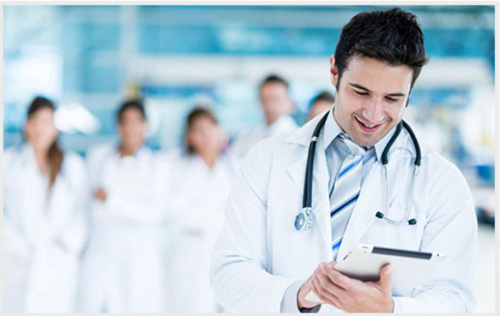 Bác sĩ, dược sĩ là ngành chưa bao giờ hạ nhiệt ở nước ta khi có mức lương từ 20 triệu – 30 triệu đồng/tháng. Ảnh: Getty.