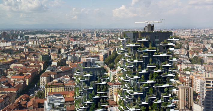 Sau khi hoàn thiện vào tháng 10/2014, tòa tháp đôi Bosco Verticale ở Milan (Italy) do công ty kiến trúc Stefano Boeri Architetti thiết kế đã giành được giải thưởng tòa nhà đẹp nhất thế giới.