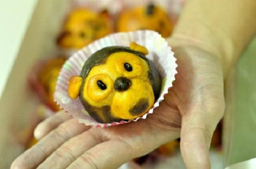 Bánh trung thu cho những ai cầm tinh con khỉ. Ảnh: Báo giao thông.