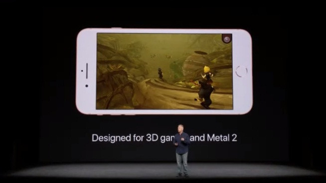 Cả hai máy đều dùng loa stereo âm lượng lớn hơn 25% so với iPhone 7, 7 Plus. Ảnh: Youtube.