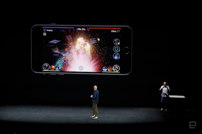 Ngoài ra, bộ đôi iPhone 8 còn hỗ trợ thực tế ảo phục vụ các game thủ chơi game và giải trí cực đã. Ảnh: Youtube.